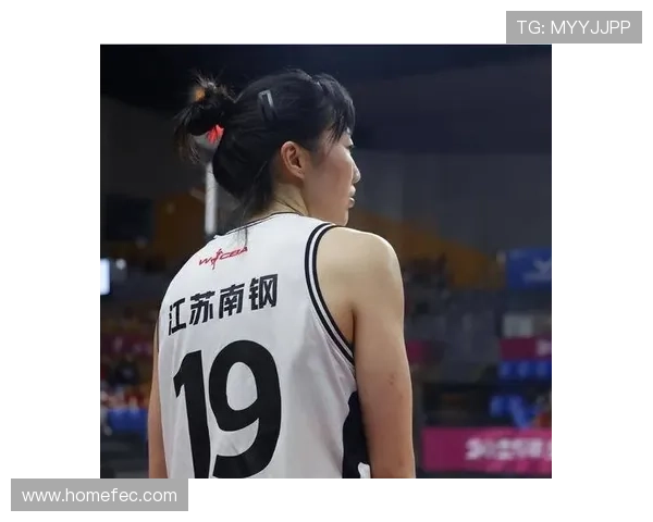 女篮三大核心全留洋 李月汝年薪120万李梦赚1400万韩旭收入有多高